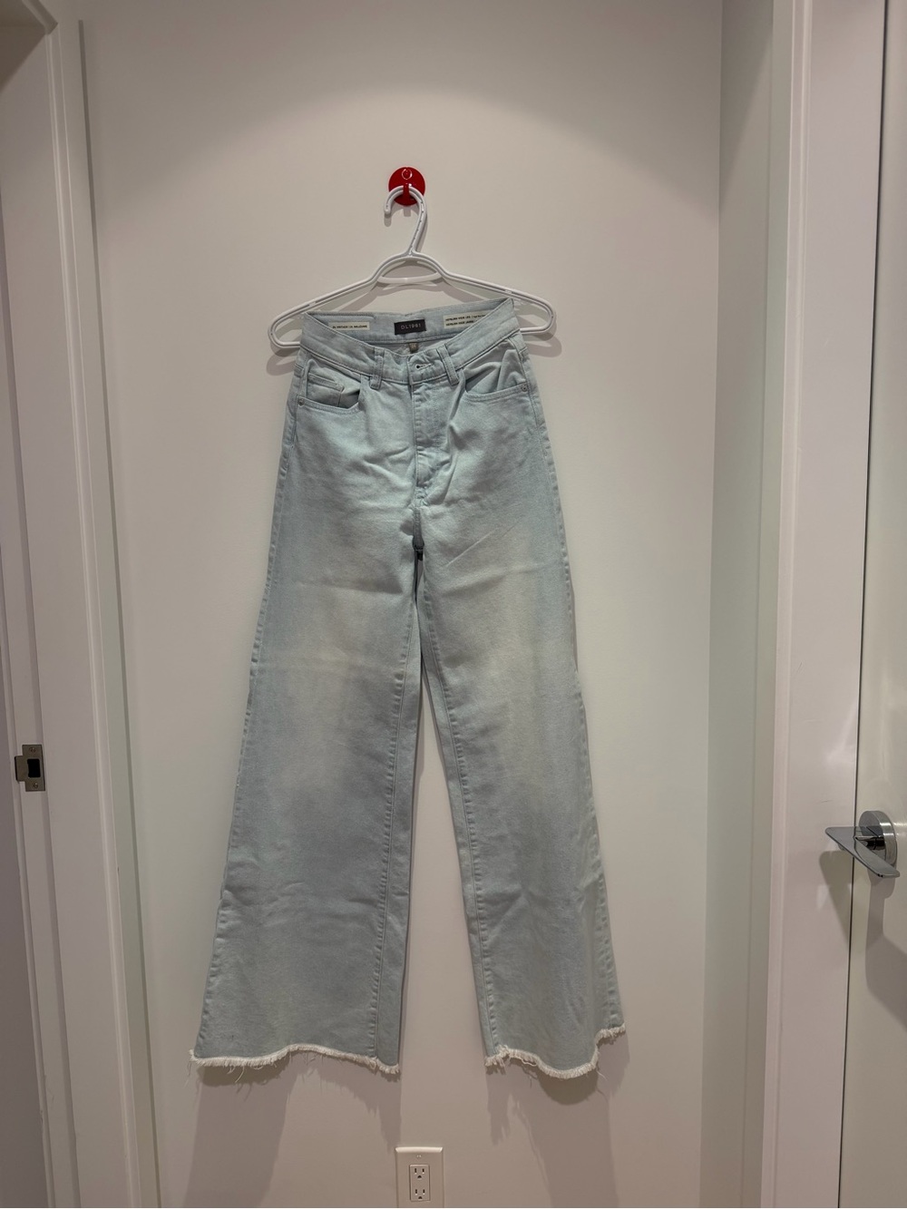 Never Worn DL1961 Light Wash High-Rise Wide Leg Jeans – Size 24